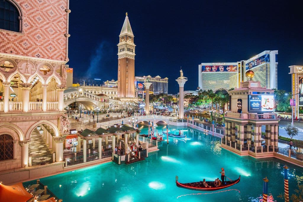 A Guide to the Best Honeymoon Activities and Attractions in Las Vegas