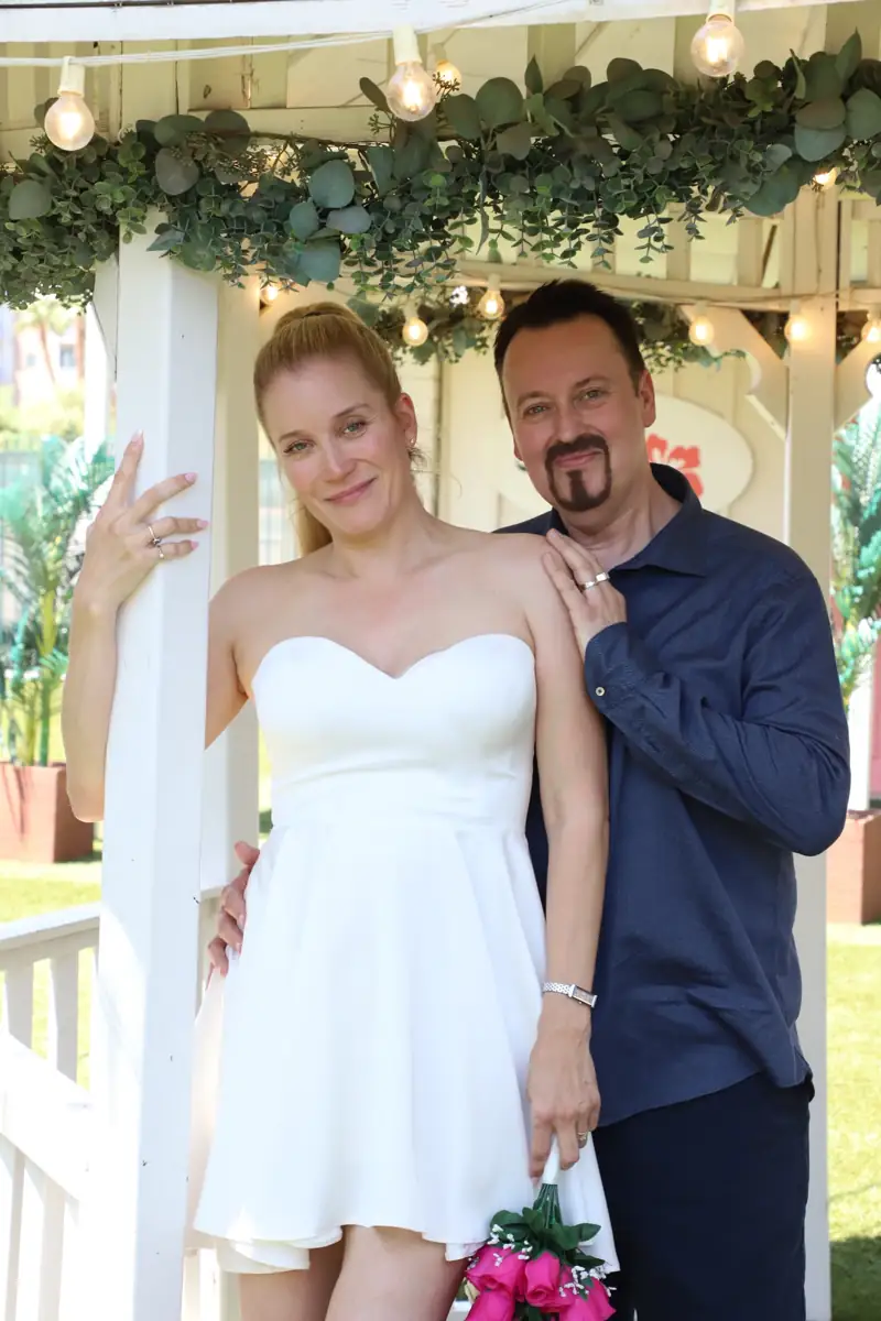 romantic gazebo wedding pose las vegas chapel same day wedding